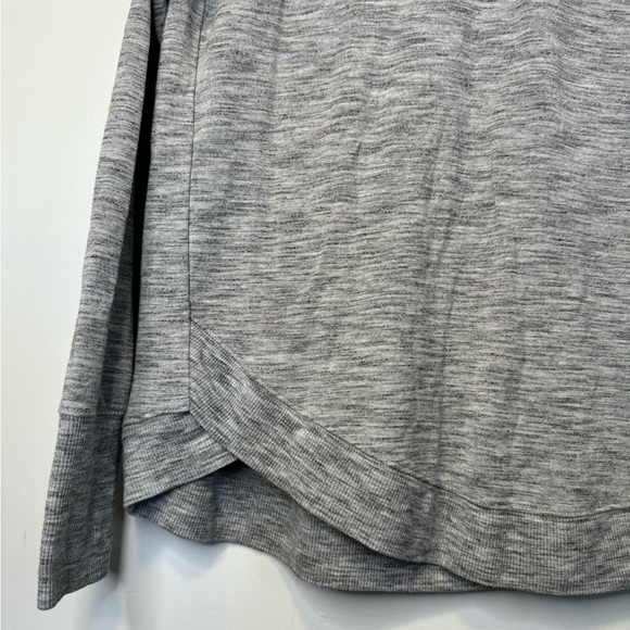 Ladies Athleta Crewneck - Picture 4 of 4